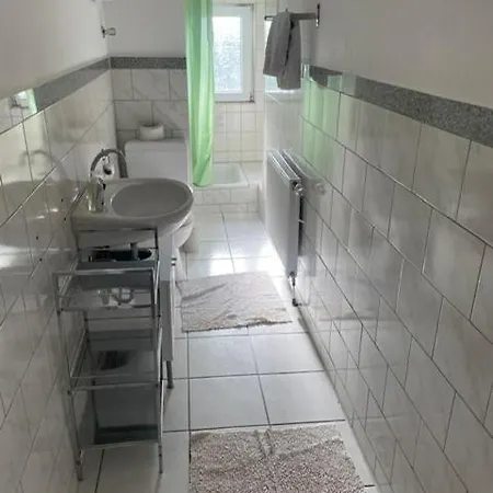 2schlafzimmer, Wohnkueche&balkon *