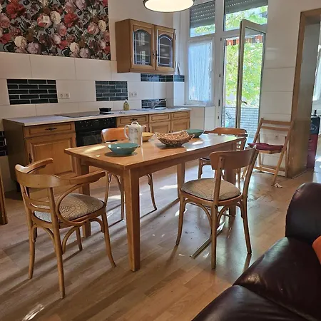 2schlafzimmer, Wohnkueche&balkon *